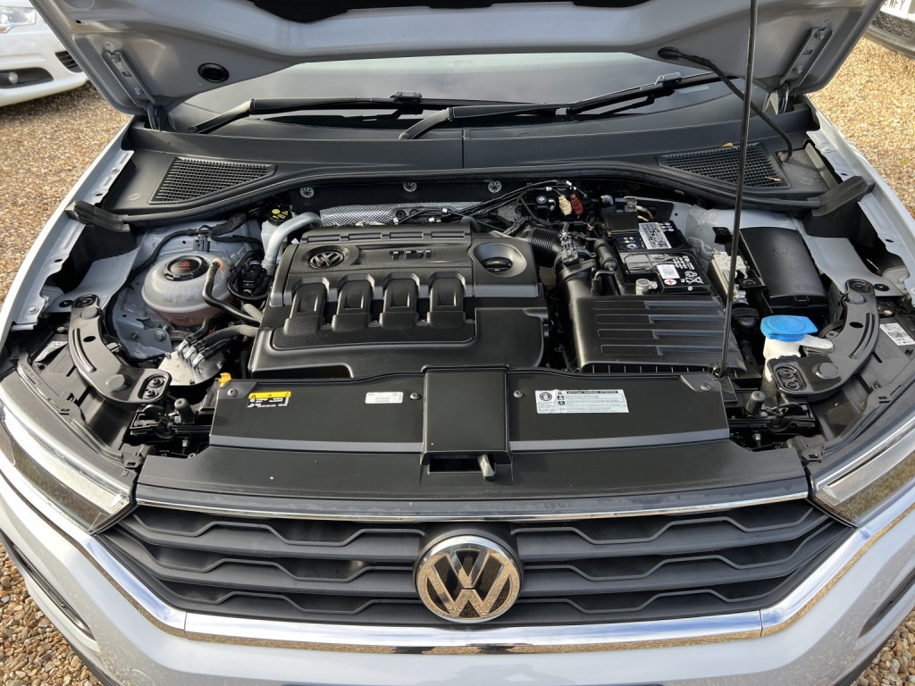VOLKSWAGEN T-ROC 1.6 TDI SE 2018