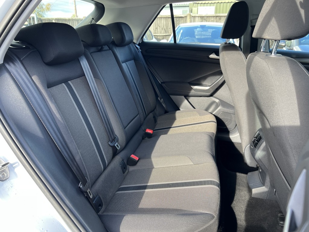 VOLKSWAGEN T-ROC 1.6 TDI SE 2018