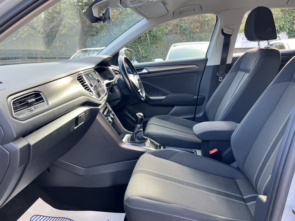 VOLKSWAGEN T-ROC 1.6 TDI SE 2018