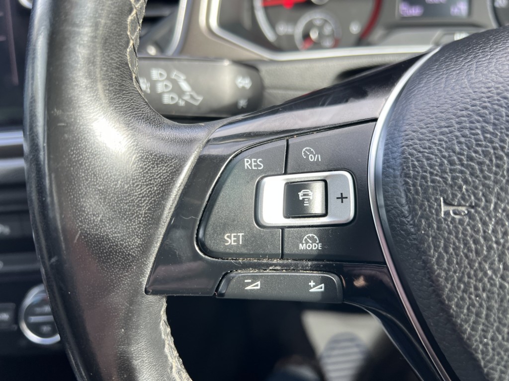 VOLKSWAGEN T-ROC 1.6 TDI SE 2018