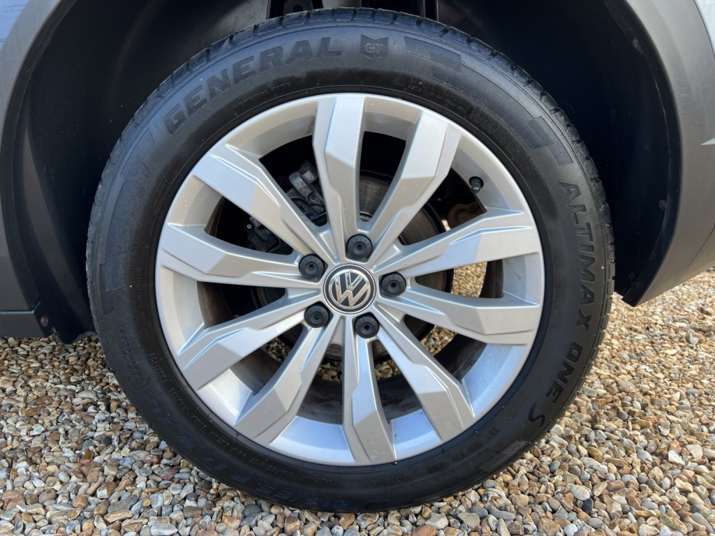 VOLKSWAGEN T-ROC 1.6 TDI SE 2018