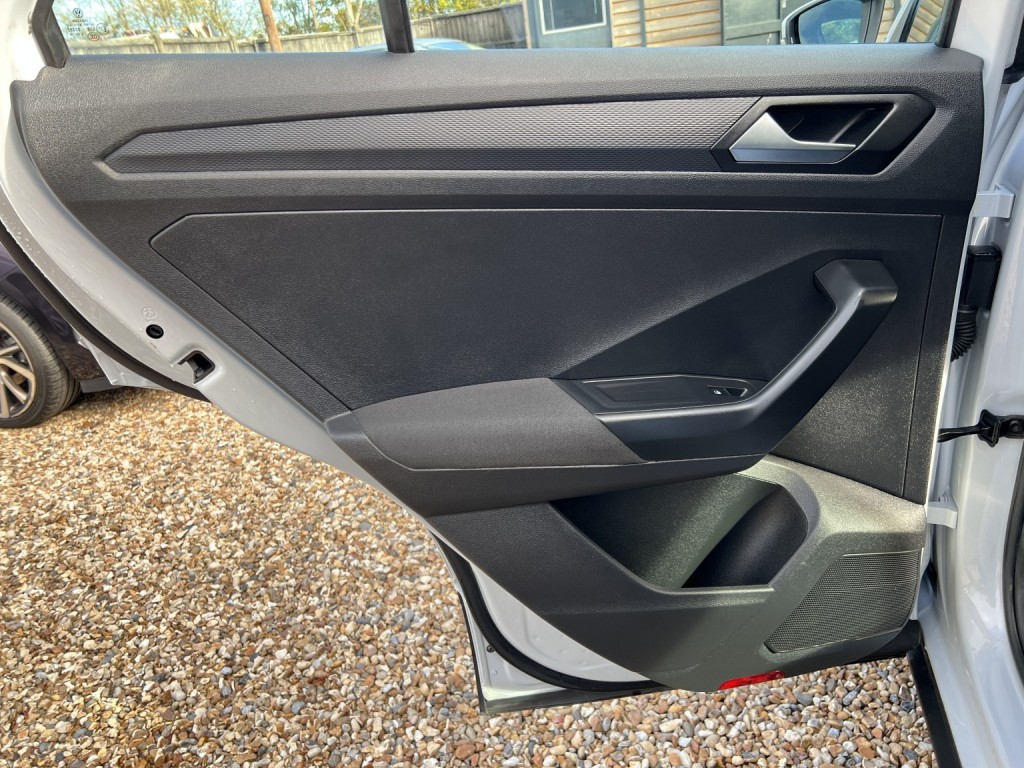 VOLKSWAGEN T-ROC 1.6 TDI SE 2018