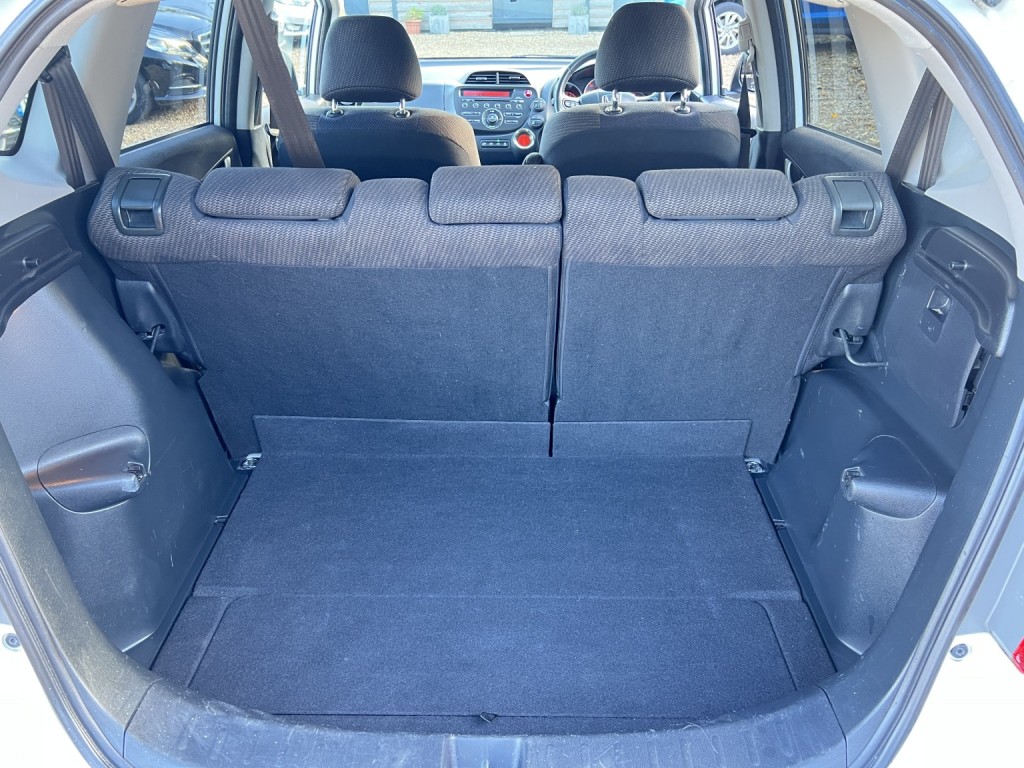 HONDA JAZZ 1.4 i-VTEC ES Plus 2013