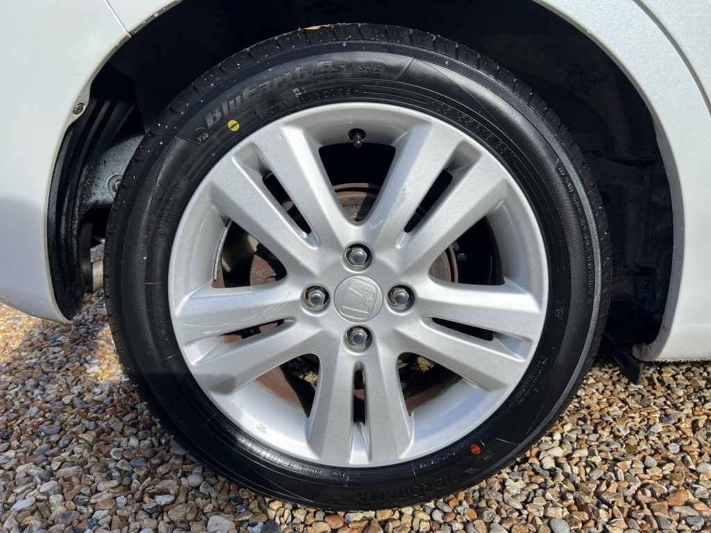 HONDA JAZZ 1.4 i-VTEC ES Plus 2013