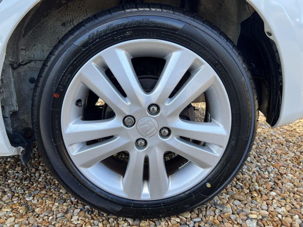 HONDA JAZZ 1.4 i-VTEC ES Plus 2013