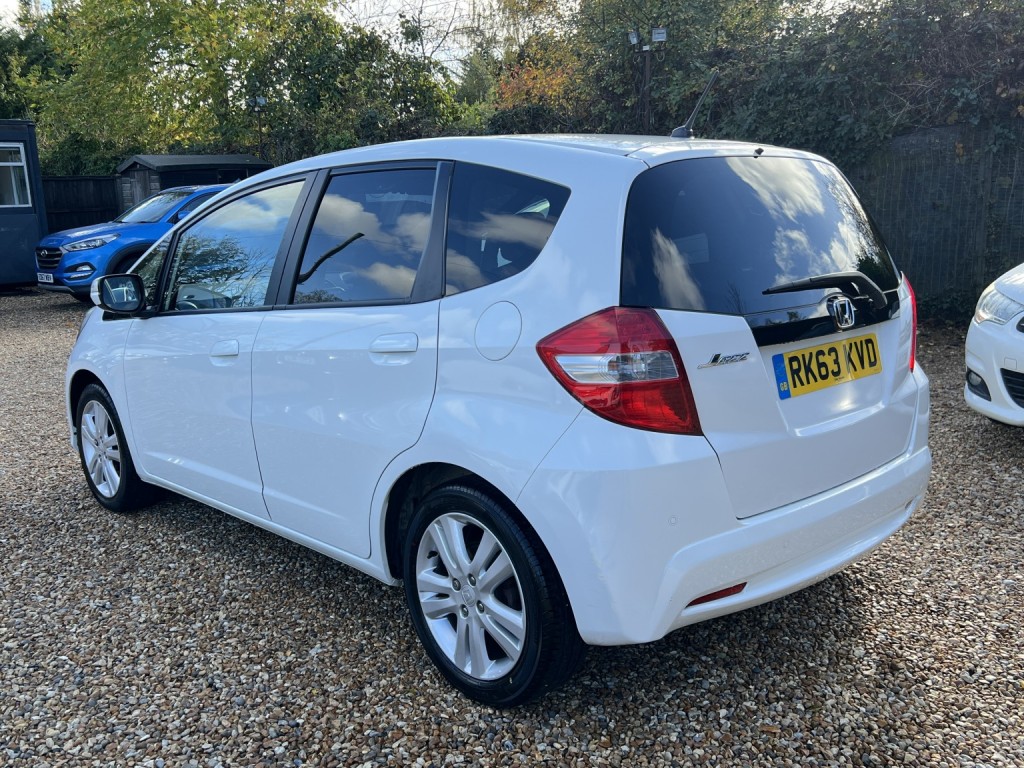 HONDA JAZZ 1.4 i-VTEC ES Plus 2013