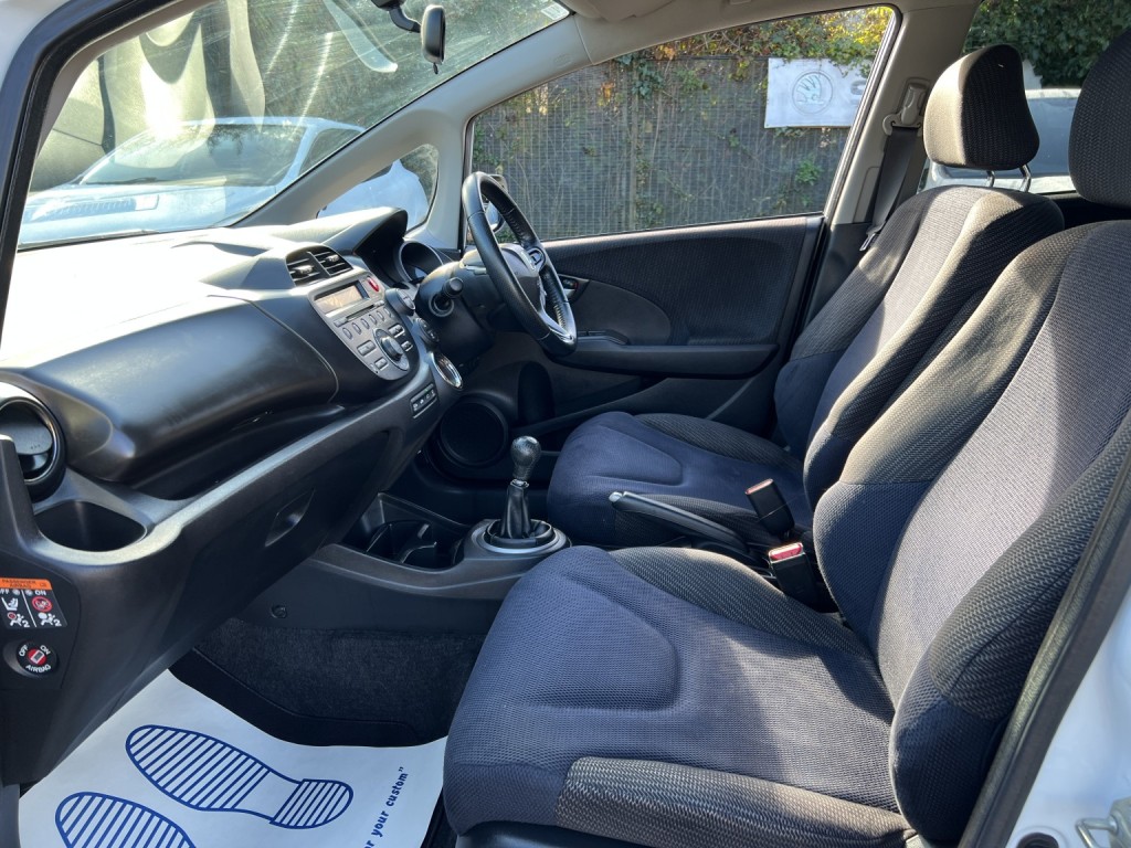 HONDA JAZZ 1.4 i-VTEC ES Plus 2013