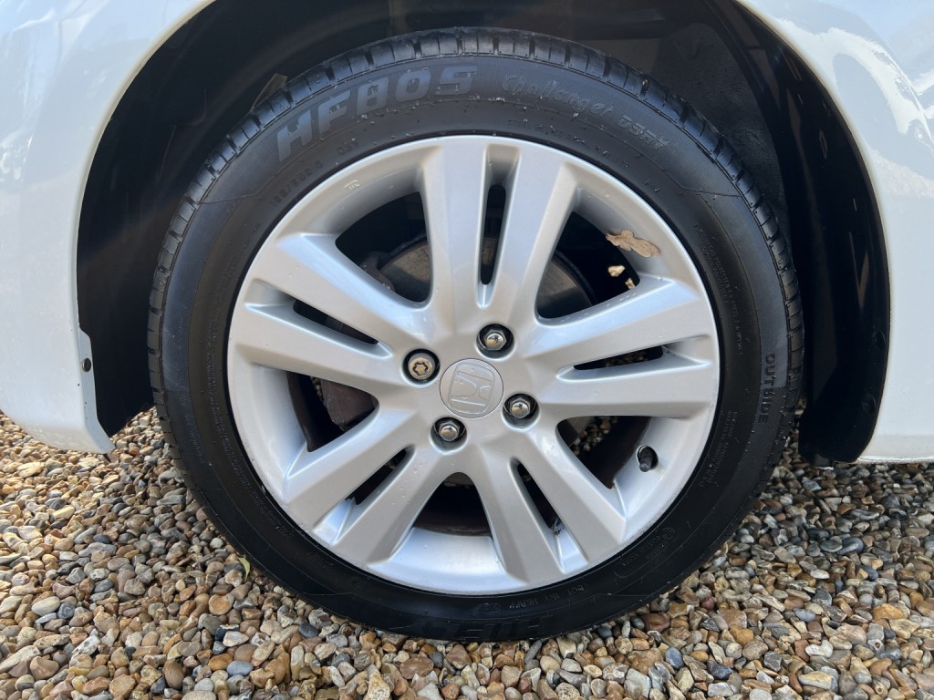 HONDA JAZZ 1.4 i-VTEC ES Plus 2013