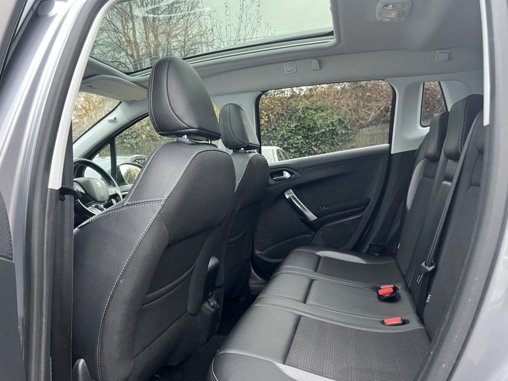 PEUGEOT 2008 1.2 PureTech Allure Premium 2018