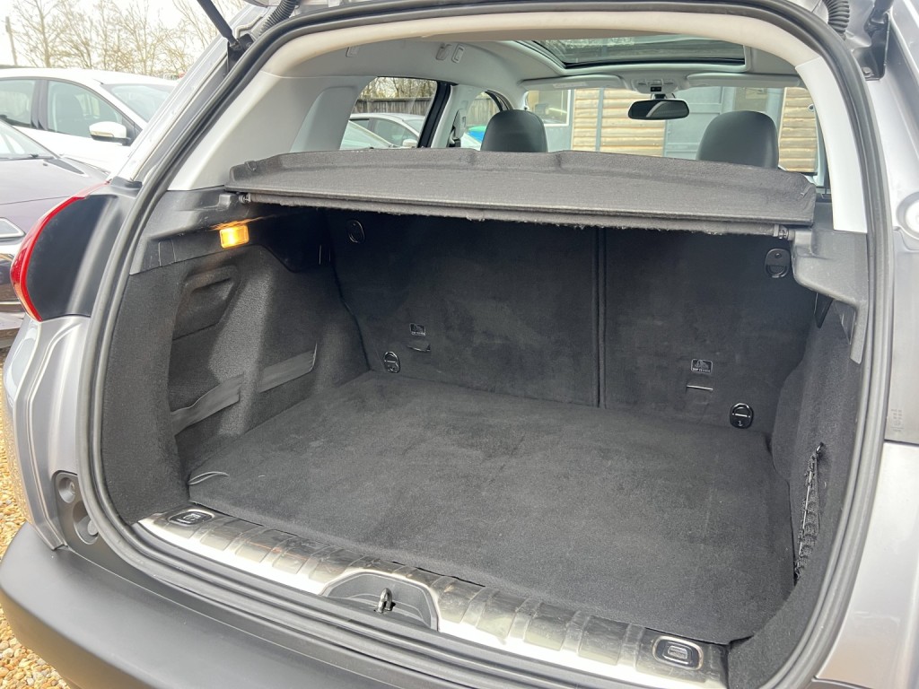 View PEUGEOT 2008 1.2 PureTech Allure Premium