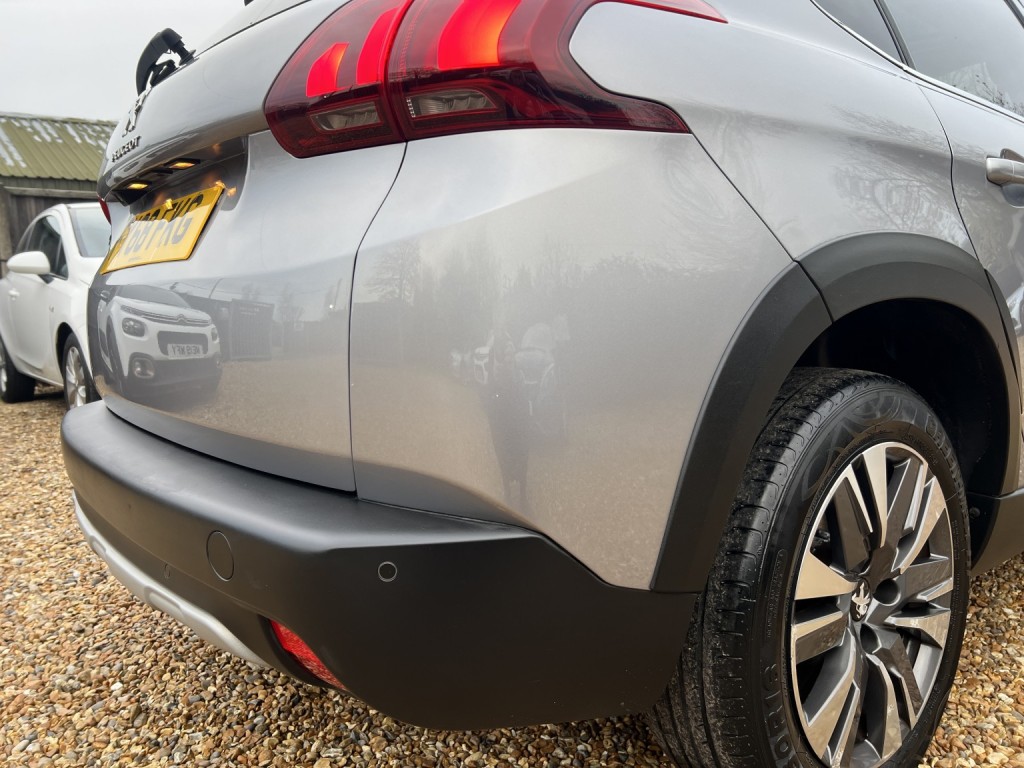 PEUGEOT 2008 1.2 PureTech Allure Premium 2018