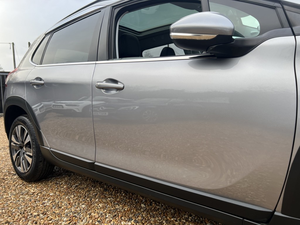 PEUGEOT 2008 1.2 PureTech Allure Premium 2018