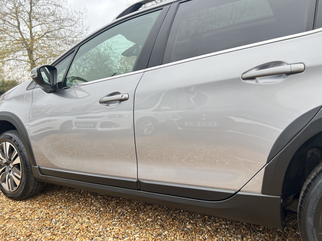 PEUGEOT 2008 1.2 PureTech Allure Premium 2018