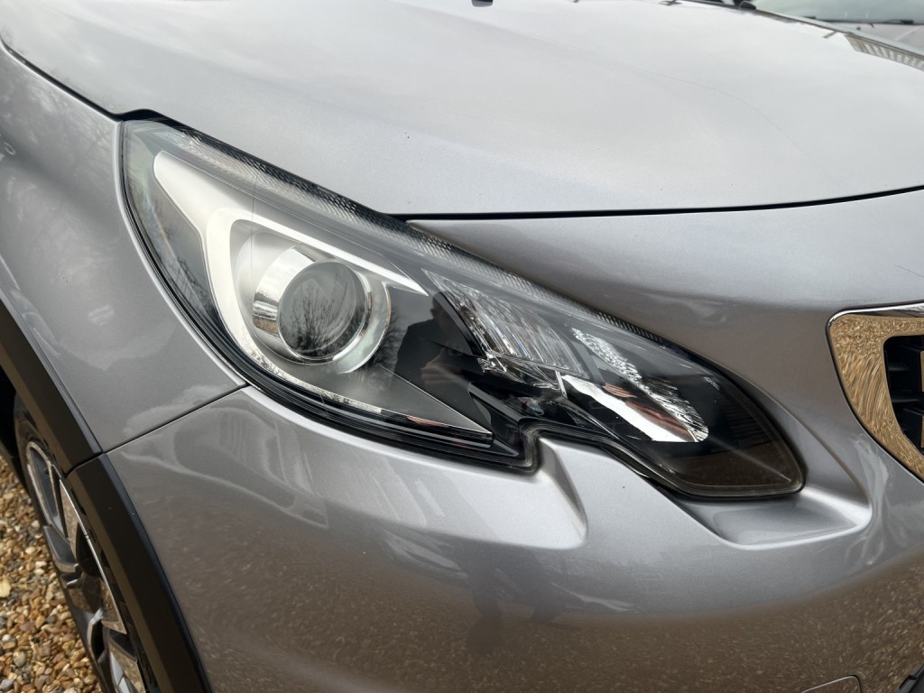 PEUGEOT 2008 1.2 PureTech Allure Premium 2018