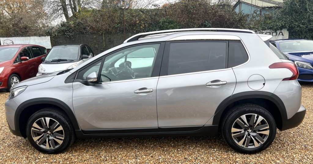 PEUGEOT 2008 1.2 PureTech Allure Premium 2018