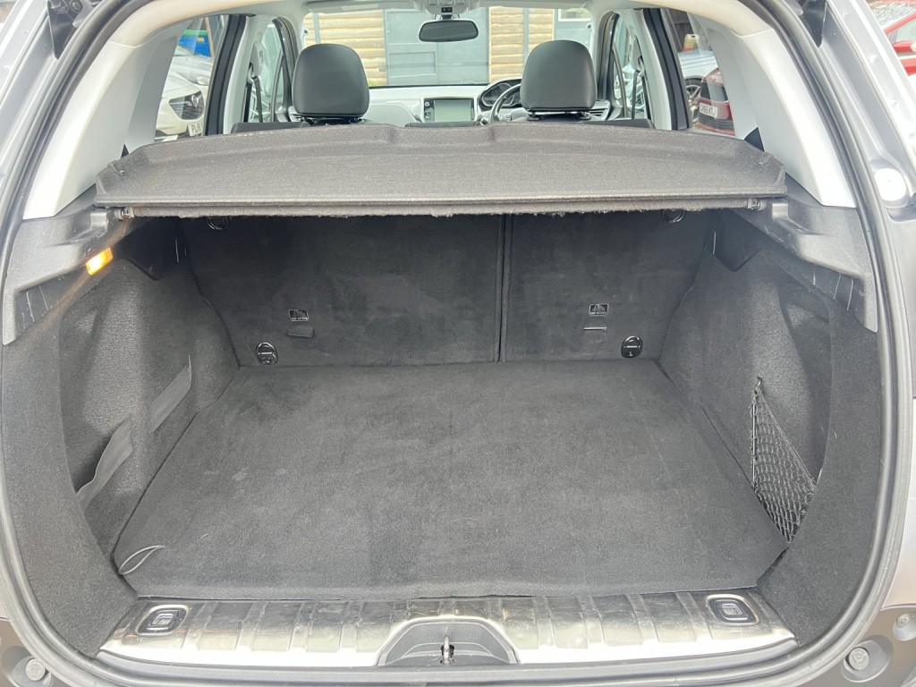 PEUGEOT 2008 1.2 PureTech Allure Premium 2018