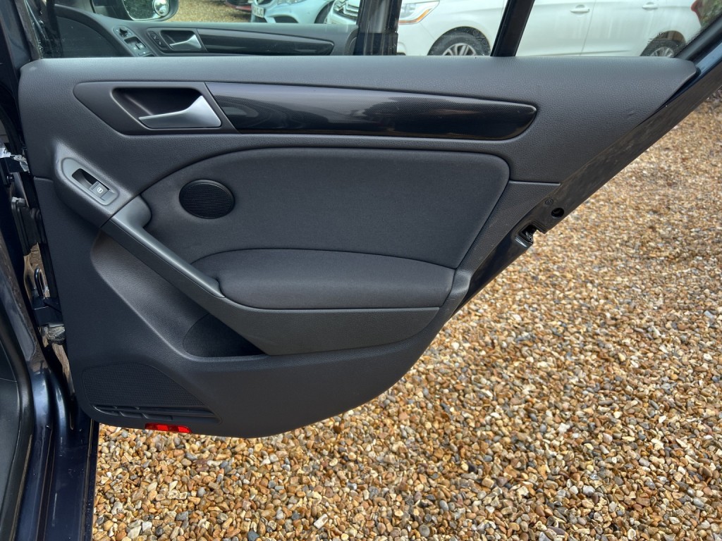 VOLKSWAGEN GOLF 1.6 TDI SE 2010