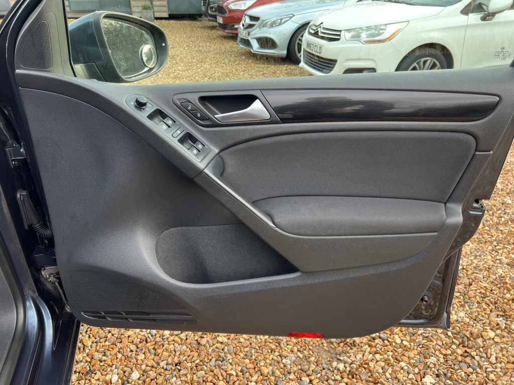 VOLKSWAGEN GOLF 1.6 TDI SE 2010