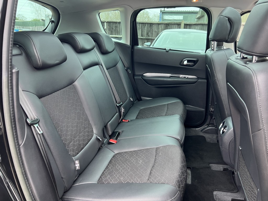 PEUGEOT 3008 1.6 HDi Allure 2014