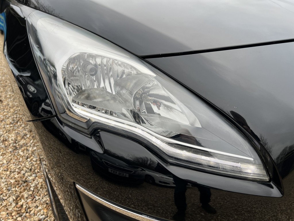 PEUGEOT 3008 1.6 HDi Allure 2014