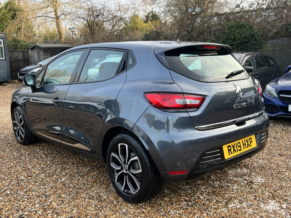 View RENAULT CLIO 1.5 dCi Play