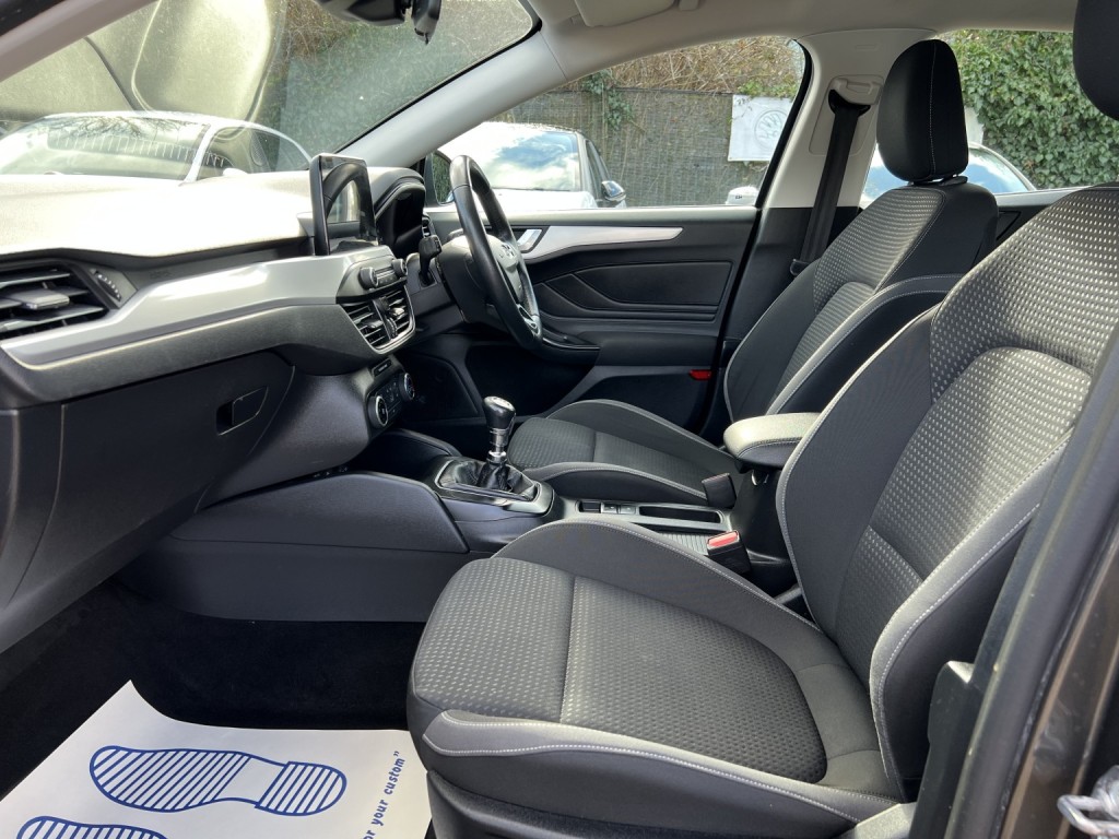 View FORD FOCUS 1.5 EcoBlue Zetec