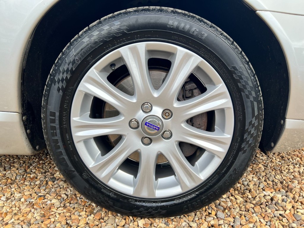 VOLVO V70 2.4 D5 SE Geartronic * ESTATE * 2009
