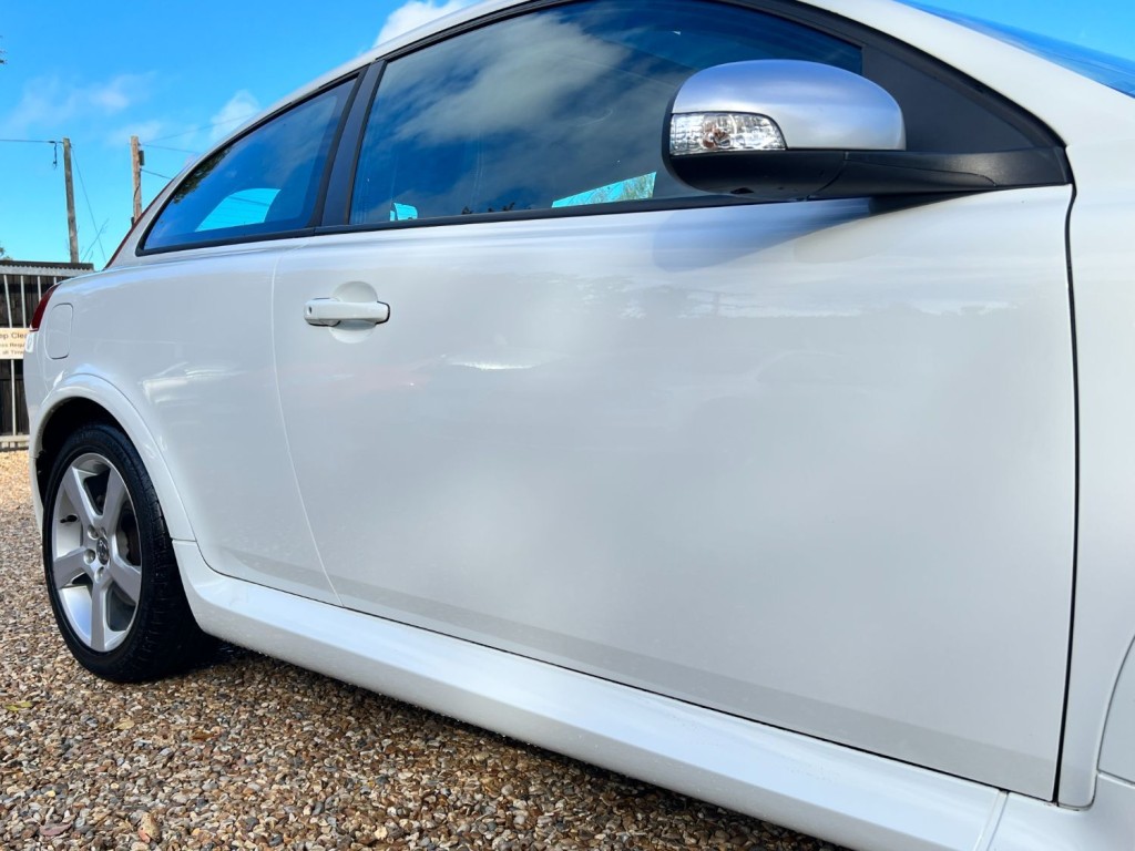 VOLVO C30 2.0 R-Design Coupe  * HIGH SPEC * 2012
