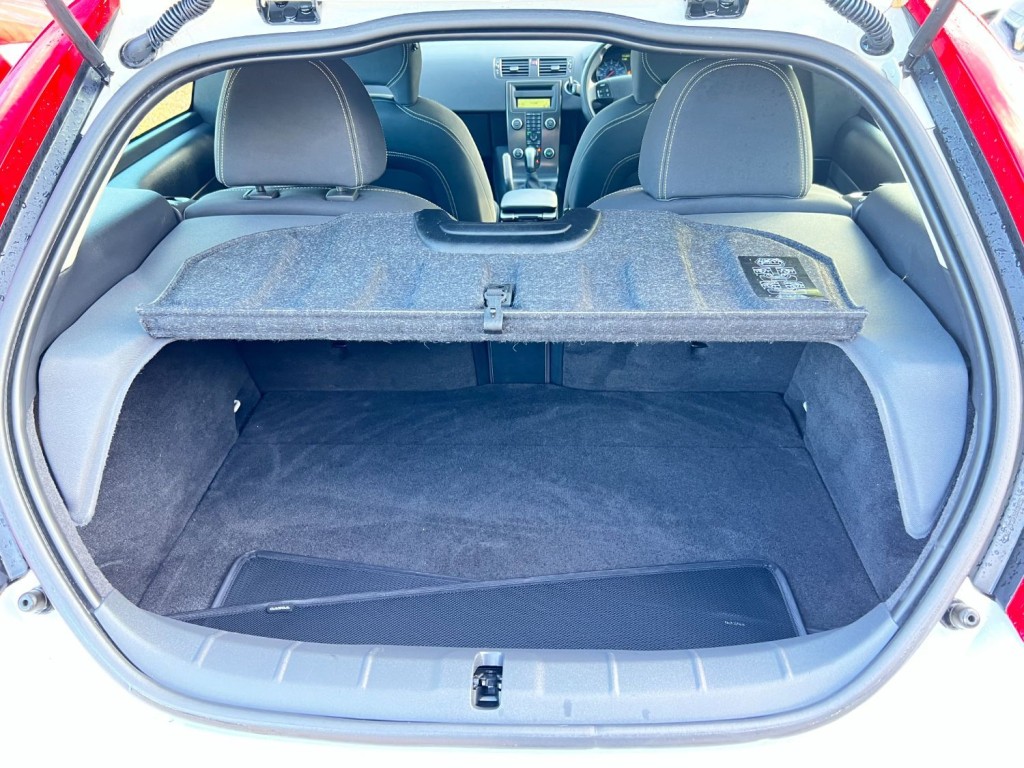 VOLVO C30 2.0 R-Design Coupe  * HIGH SPEC * 2012