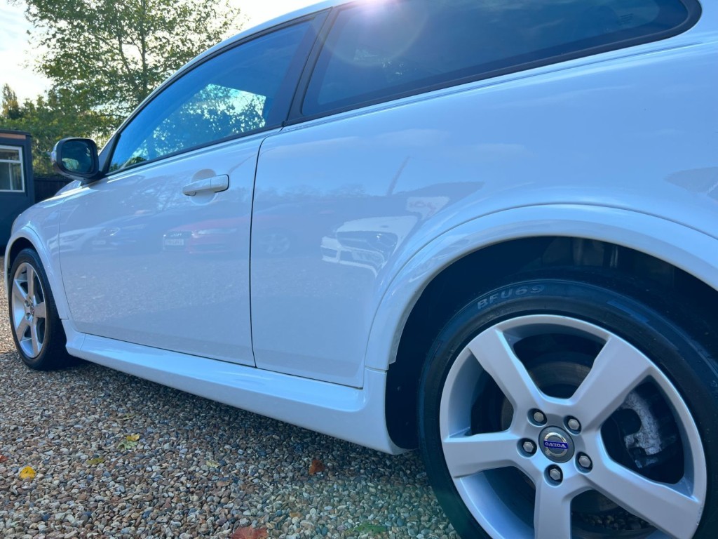 VOLVO C30 2.0 R-Design Coupe  * HIGH SPEC * 2012