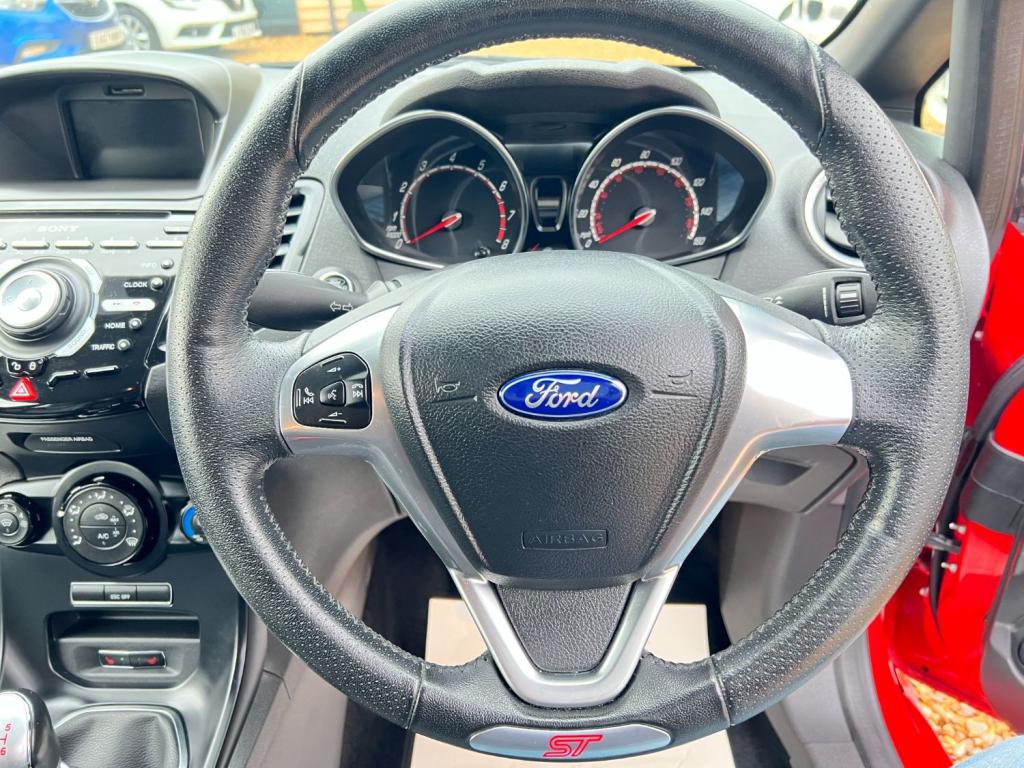 FORD FIESTA 1.6  1.6T EcoBoost ST-2 2016