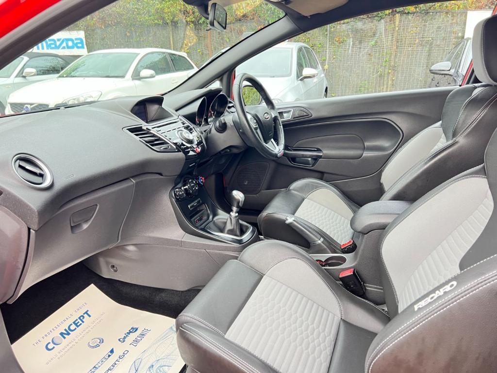 FORD FIESTA 1.6  1.6T EcoBoost ST-2 2016