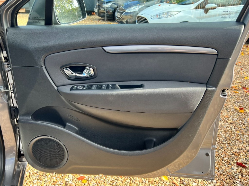 RENAULT SCENIC 1.5 DCI Energy Limited 2015
