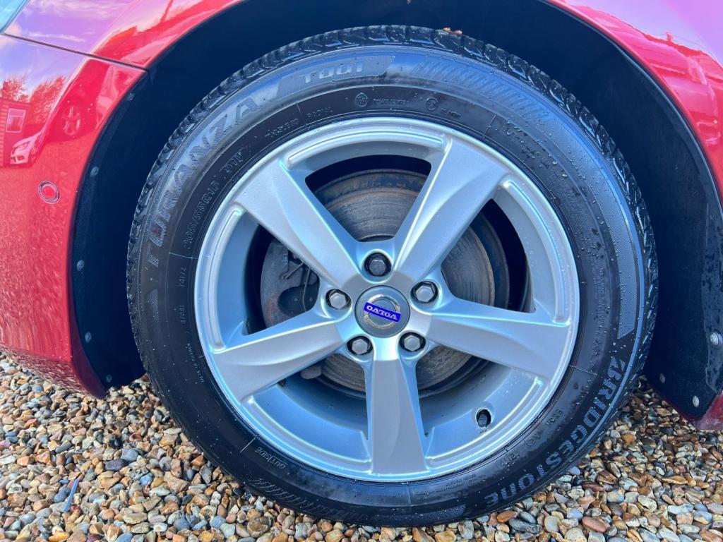 VOLVO V40 1.6 D2 SE Nav  * NOW SOLD * 2013