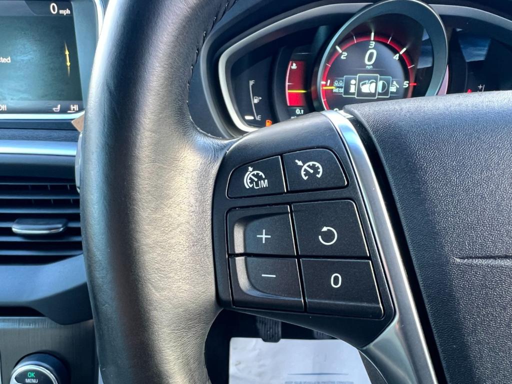 VOLVO V40 1.6 D2 SE Nav  * NOW SOLD * 2013