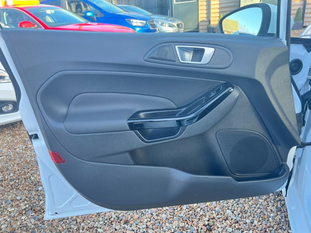 FORD FIESTA 1.2 Zetec * LOW MILES + NAV * 2017