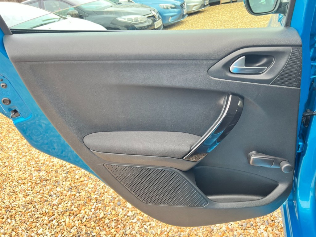 PEUGEOT 208 1.0 VTi Active  * IDEAL FIRST CAR * 2013