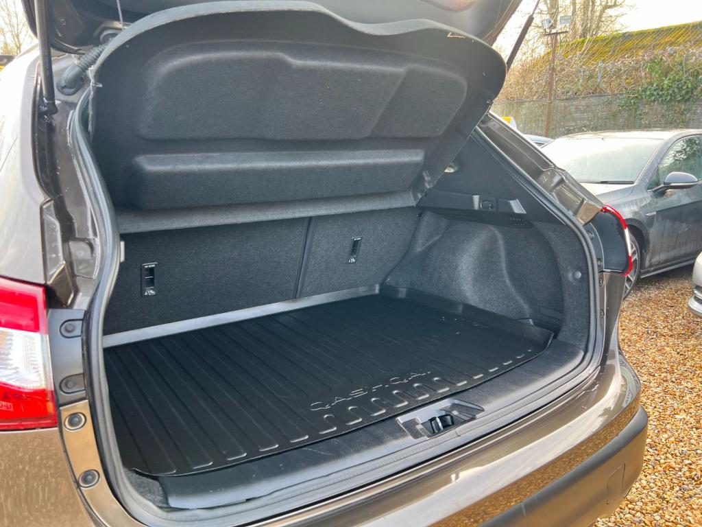 NISSAN QASHQAI 1.6 DIG-T Tekna * NOW SOLD * 2014