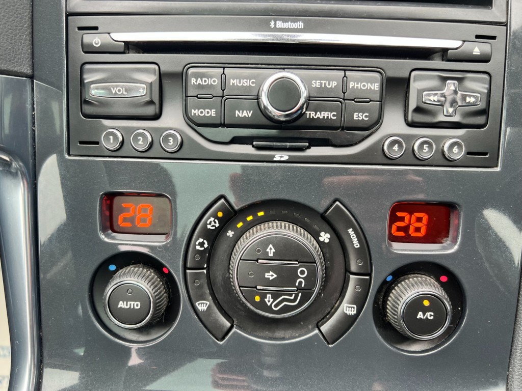 PEUGEOT 3008 1.6 HDi Sportium * NOW SOLD * 2012