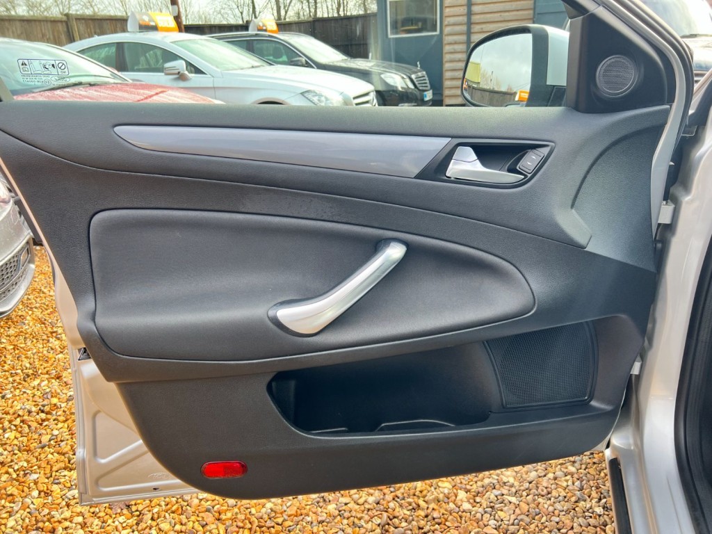 FORD MONDEO 2.0 TDCI Zetec * NEW MOT + FSH 2013