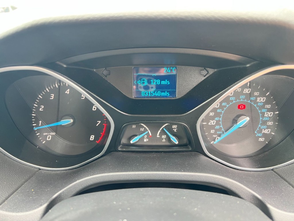 FORD FOCUS 1.6 Zetec  * NOW SOLD * 2012