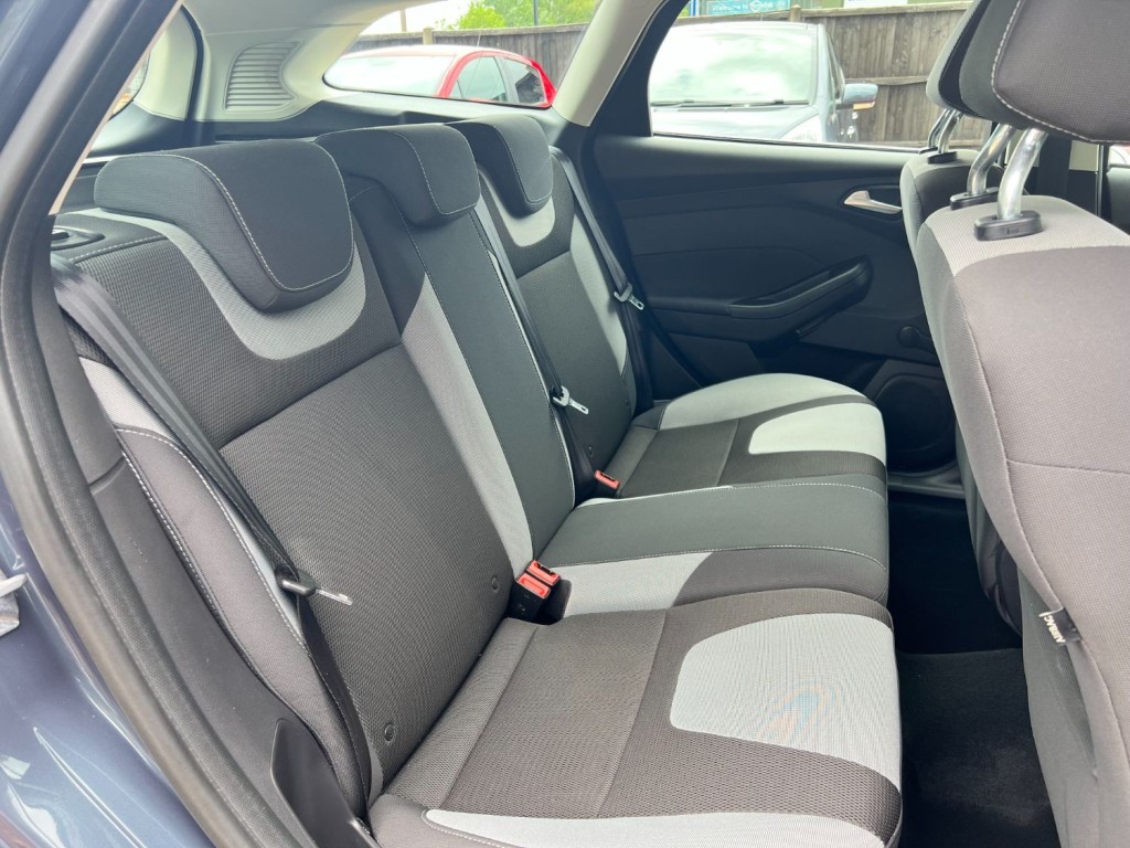 FORD FOCUS 1.6 Zetec  * NOW SOLD * 2012