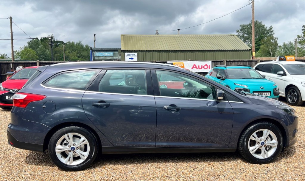 FORD FOCUS 1.6 Zetec  * NOW SOLD * 2012