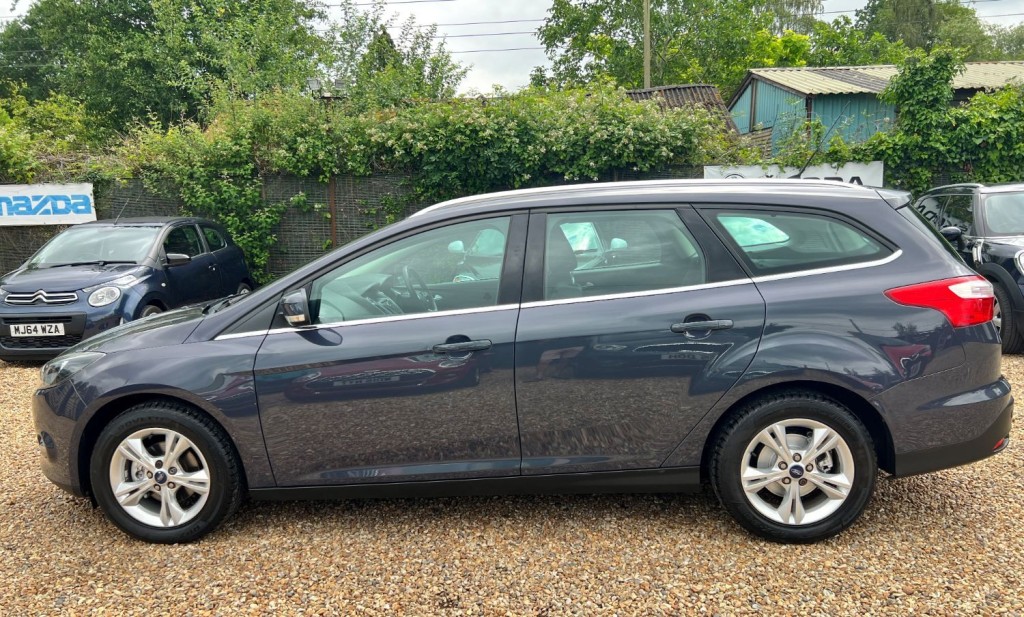 FORD FOCUS 1.6 Zetec  * NOW SOLD * 2012