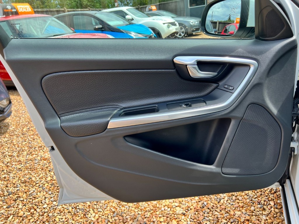 VOLVO S60 1.6 D2 ES Nav 2013
