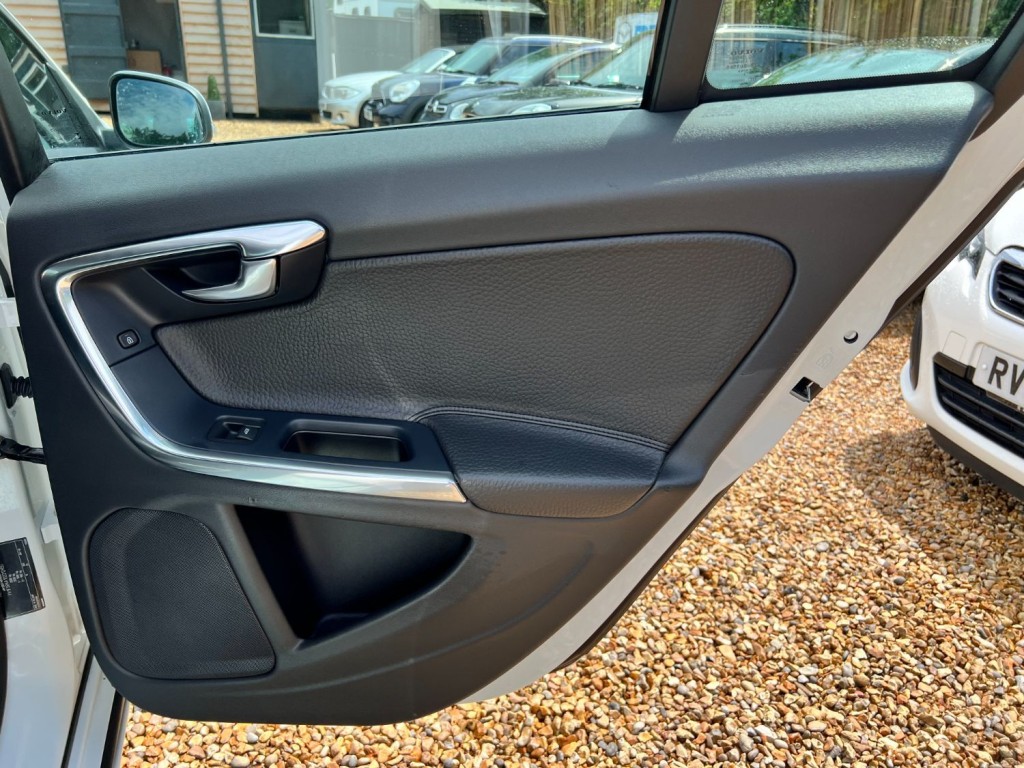 VOLVO S60 1.6 D2 ES Nav 2013