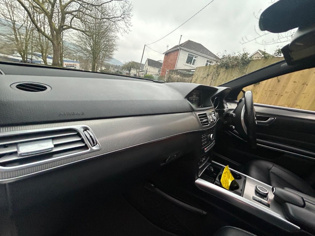 MERCEDES-BENZ E CLASS