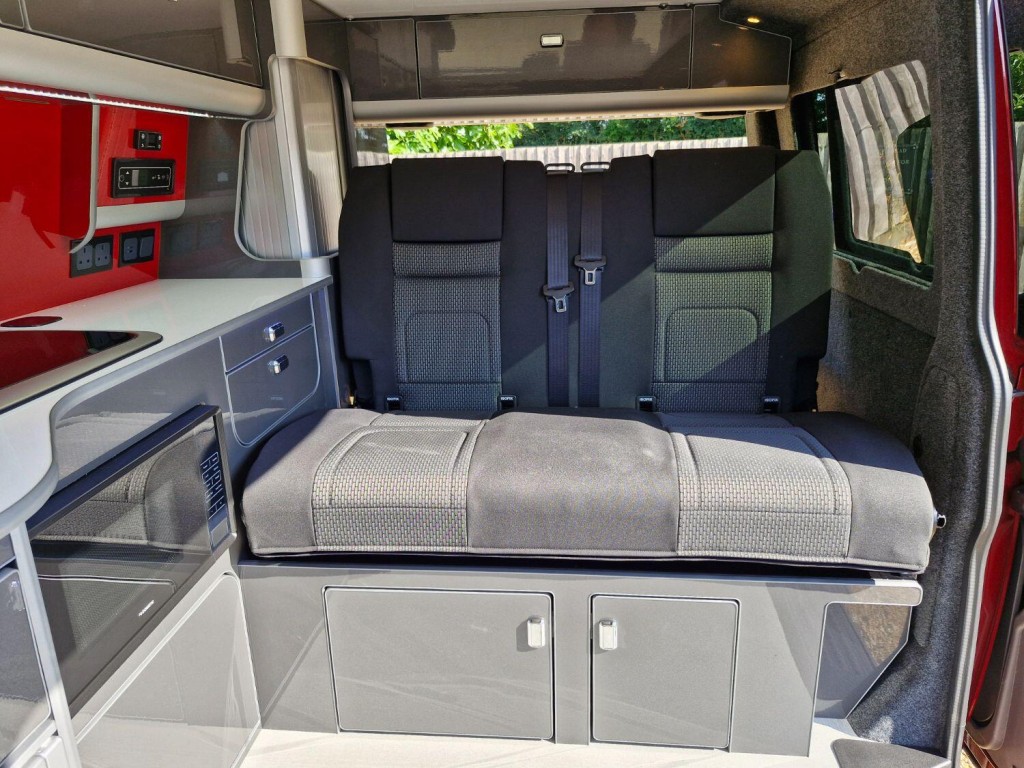 VOLKSWAGEN CAMPERVAN