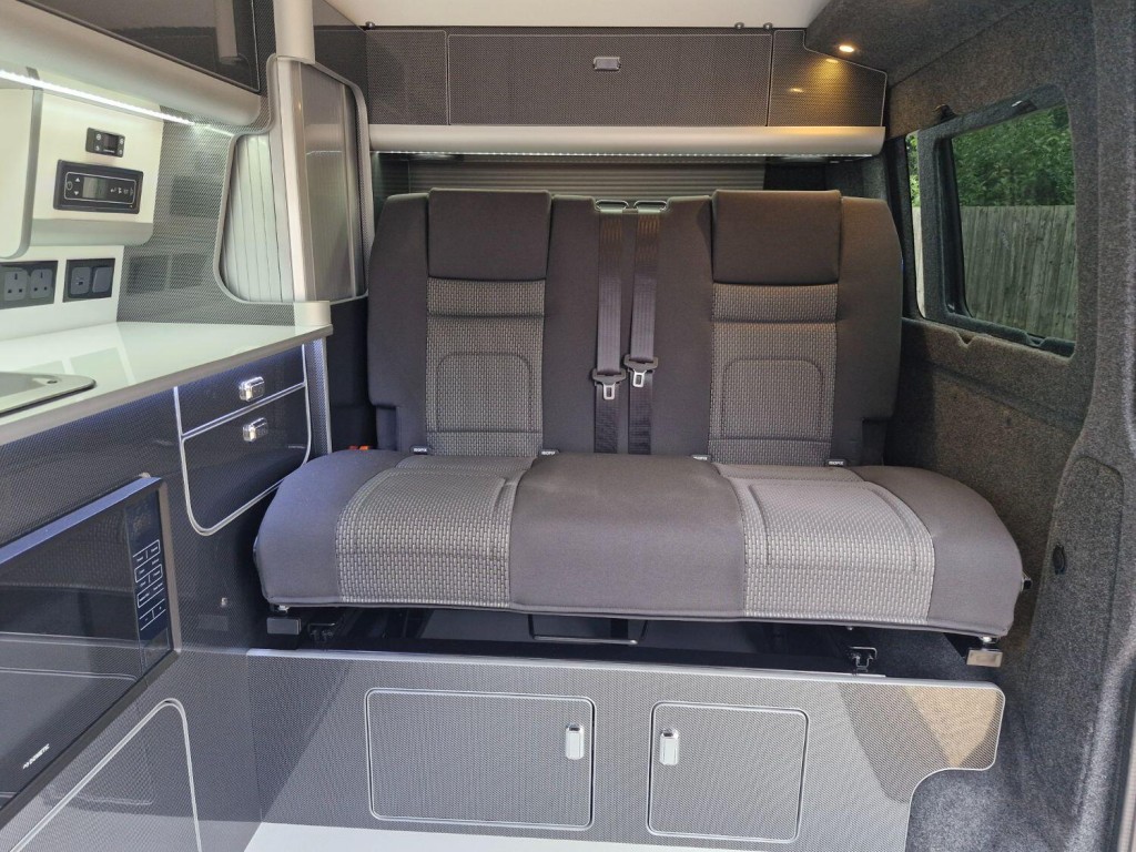 VOLKSWAGEN CAMPERVAN