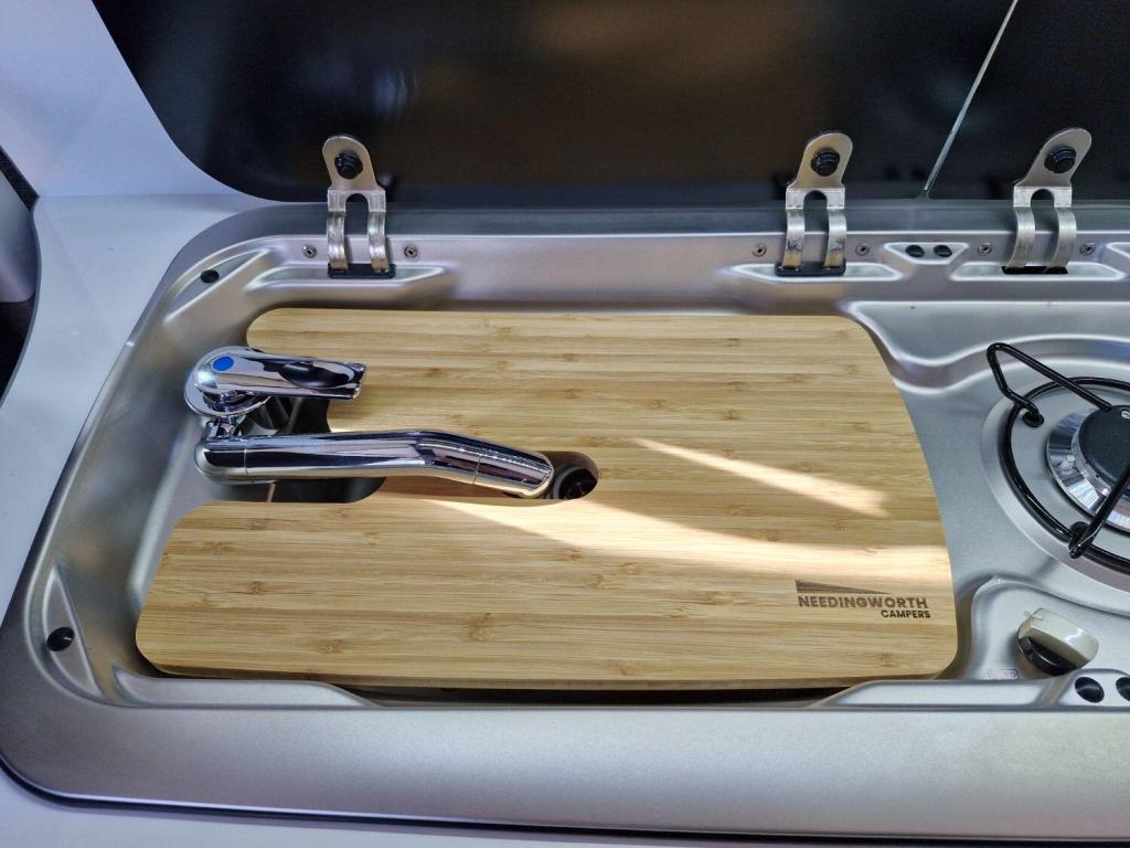VOLKSWAGEN CAMPERVAN